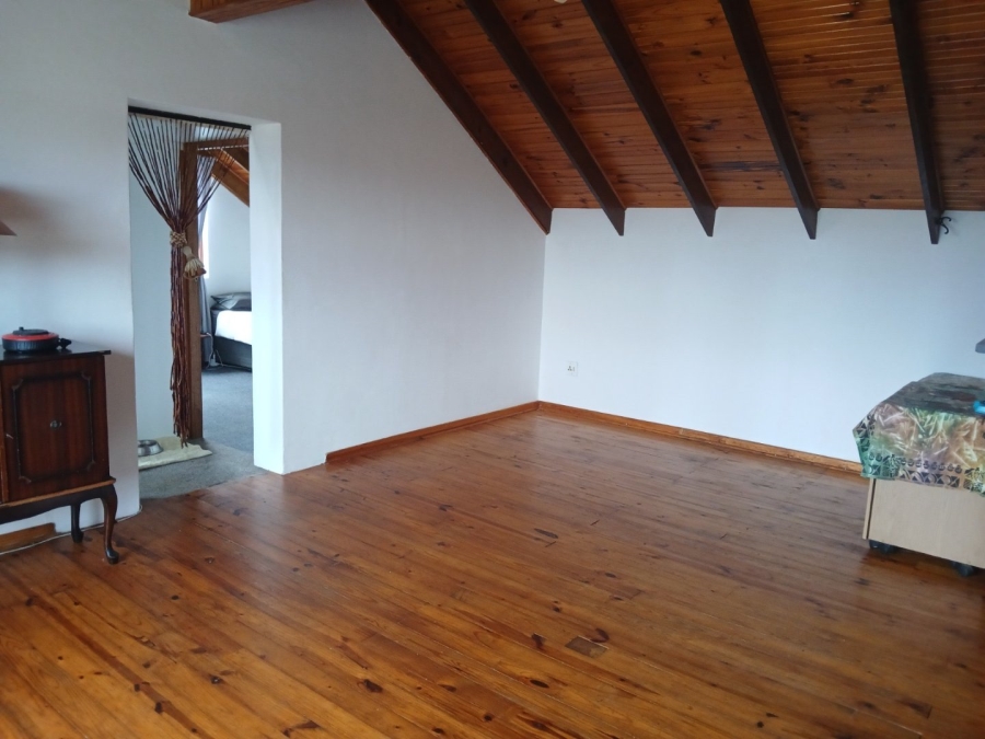 4 Bedroom Property for Sale in Noorsekloof Eastern Cape
